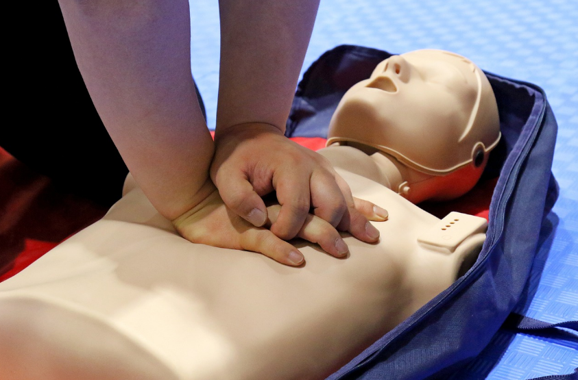 응급 상황에서 신속하고 정확한 대응을 위해 정기적인 CPR 교육이 필요하다