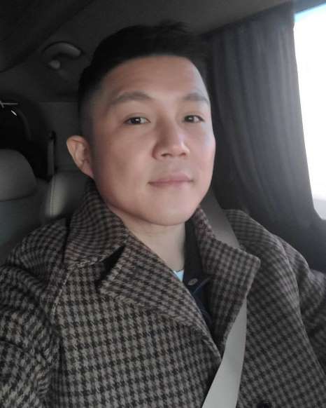  조세호, 30 감량 후 점점 잘생겨져‥체크 코트에 훈남미 물씬