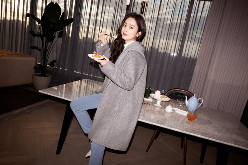  김태희 두딸맘의 블랙슈트 여전한 미모