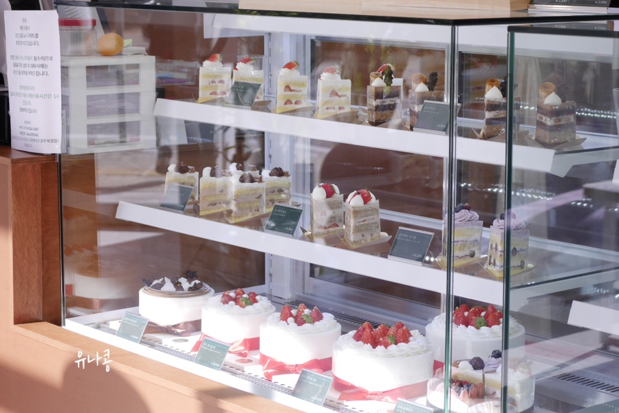 케이크(owa cake)에서 커피와 디저트 옥정 카페, 오와 19