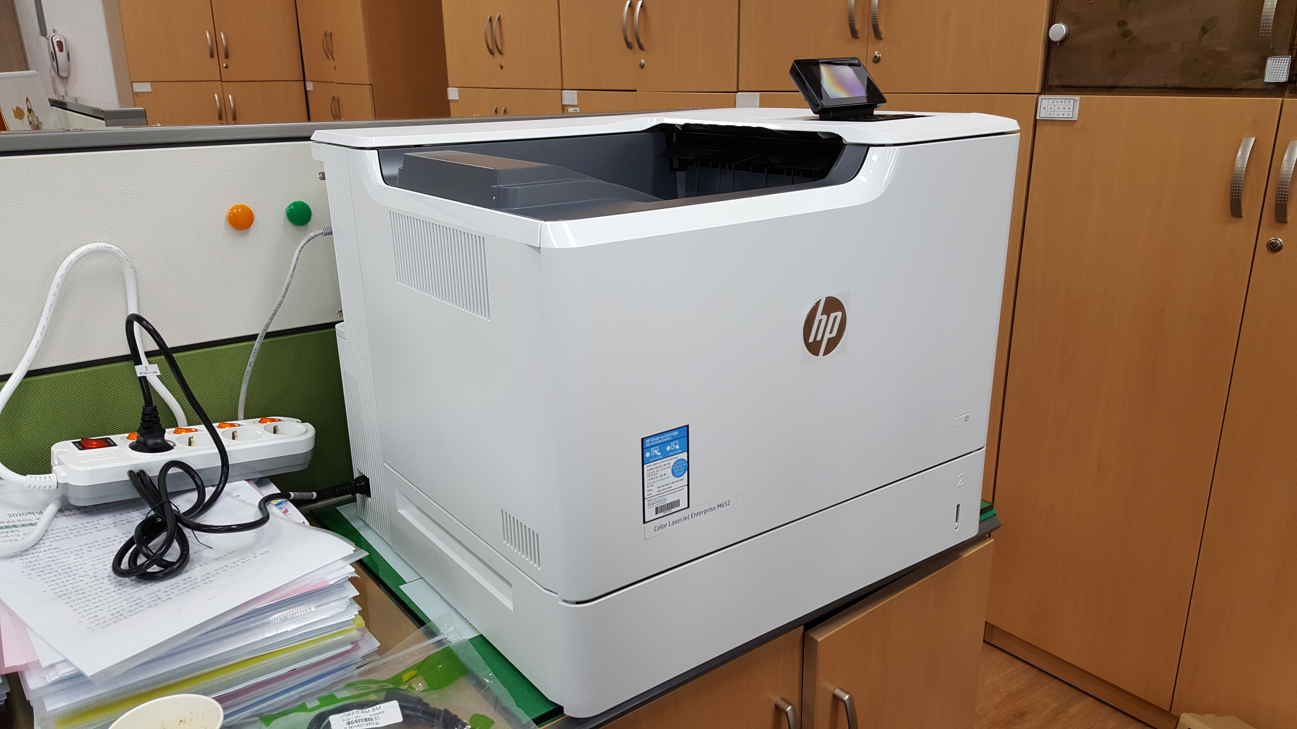 color laserjet enterprise m652