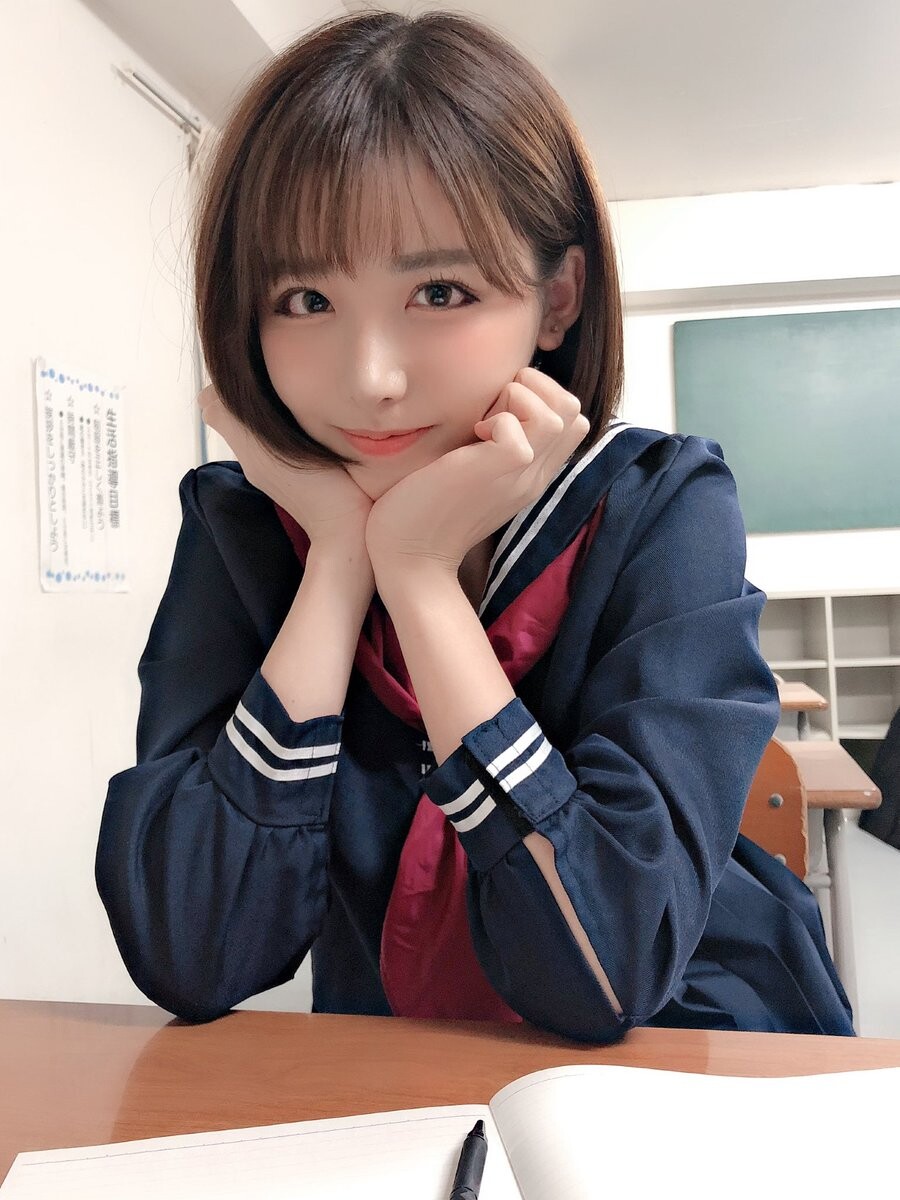  후카다 에이미 교복 사진들 모음