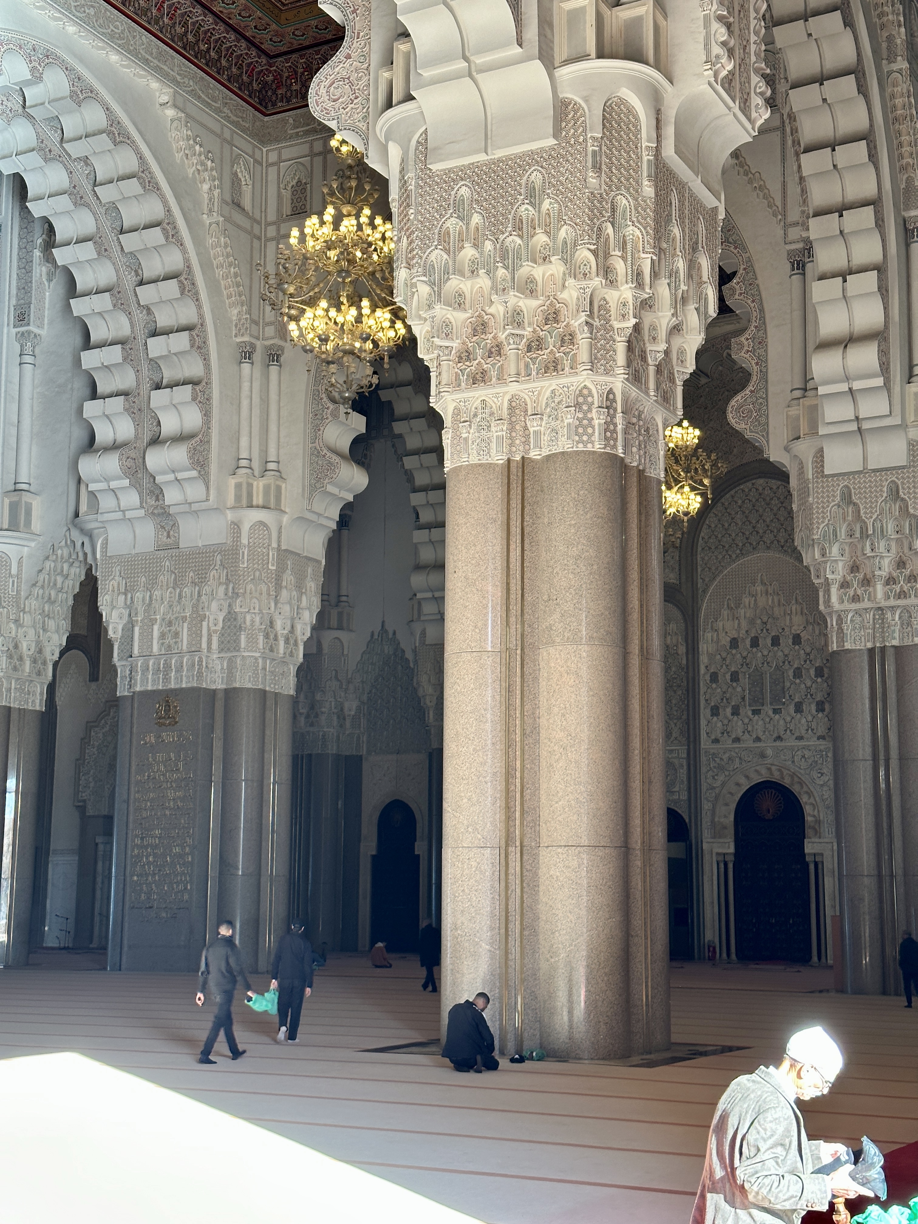 하산 2세 모스크 내부 모습