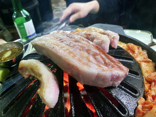  제주도를 구워 먹다!! 연신내 제주도 흑돼지 맛집, 도새기 식당