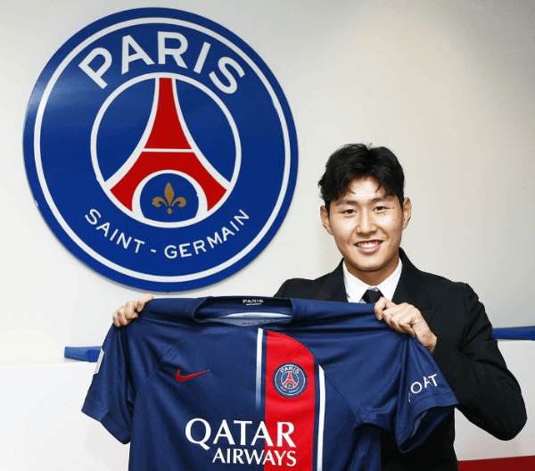 PSG홈페이지 이강인 PSG 이적 사진 이미지 입니다.