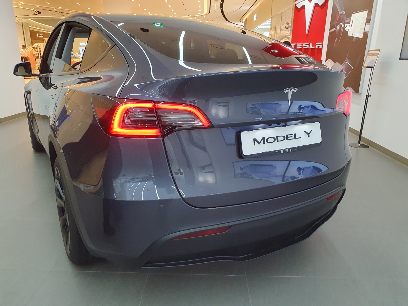 tesla model y rwd