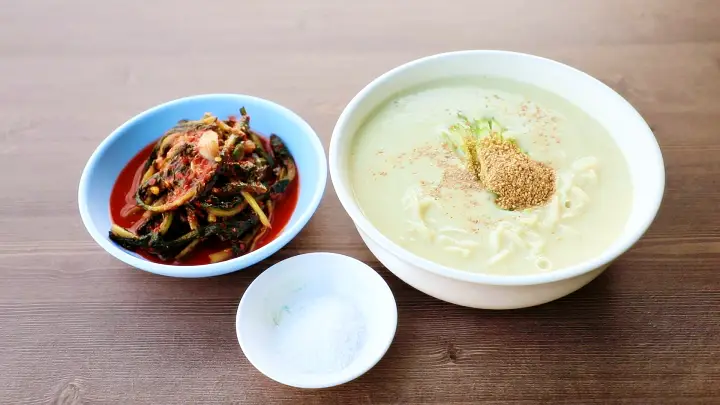 김영철의 동네 한 바퀴 하루 딱 3시간 150 그릇만 파는 깊은 맛 콩국수 당진 면천 맛집 소개