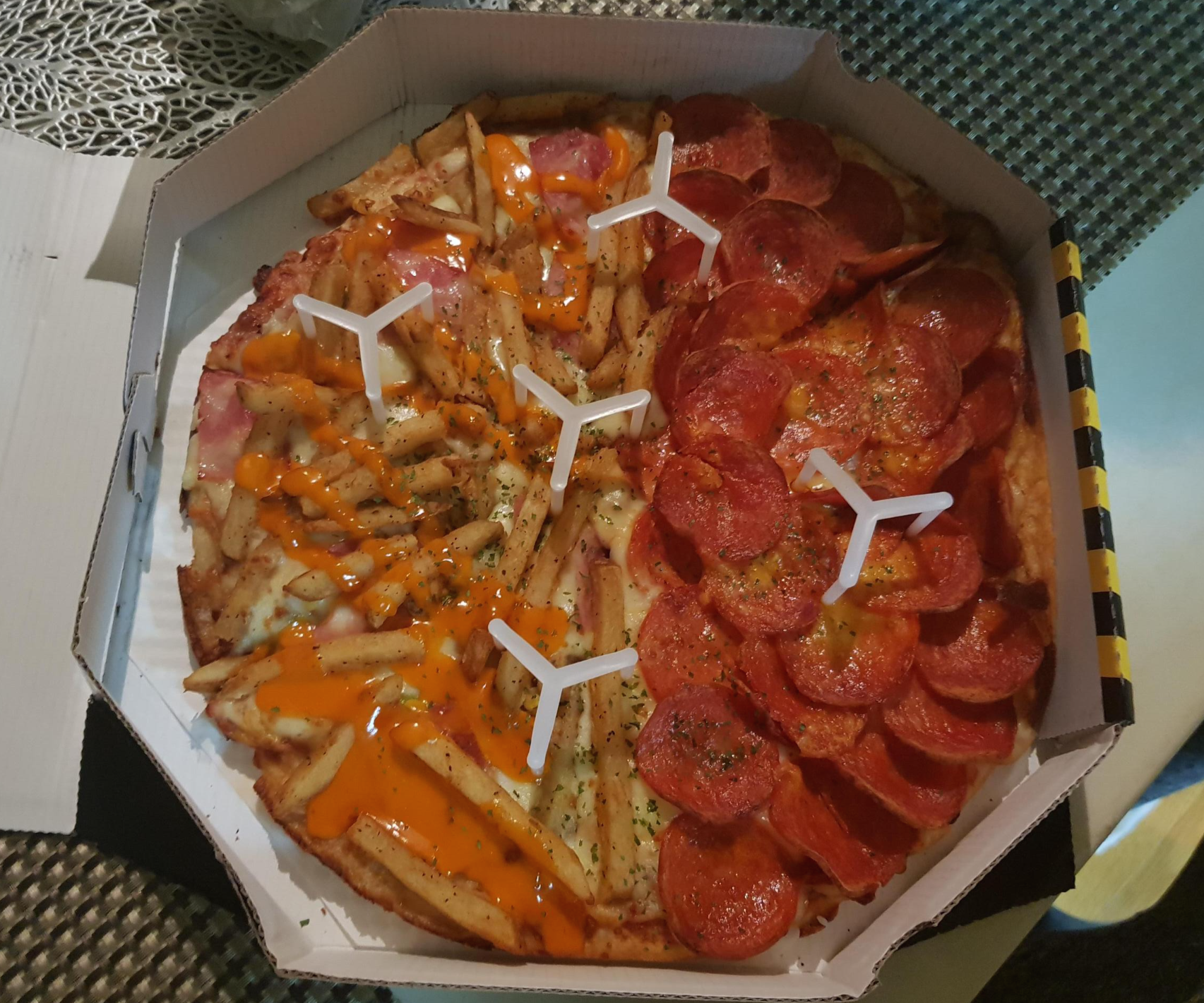  위험한 피자, 페퍼로니 반반피자 리뷰!