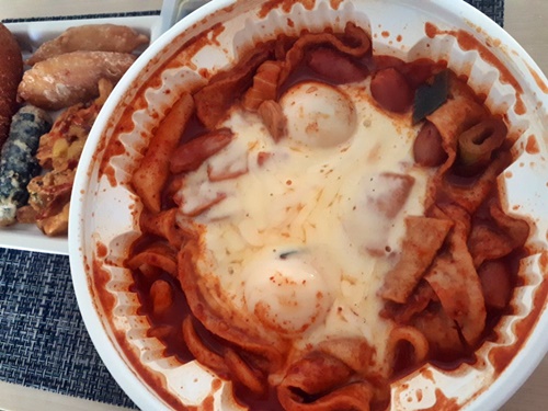  오늘은 동대문엽기떡볶이 먹는날, 끊을 수 없고 맛있게 맵다!