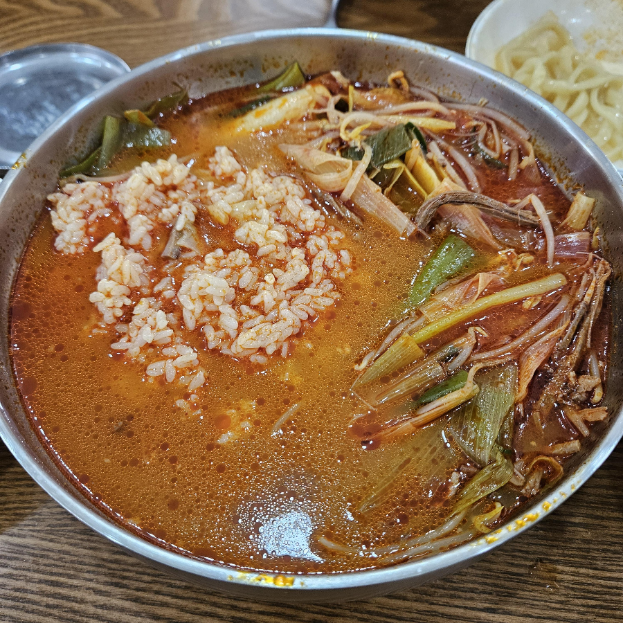 시골홍두깨칼국수