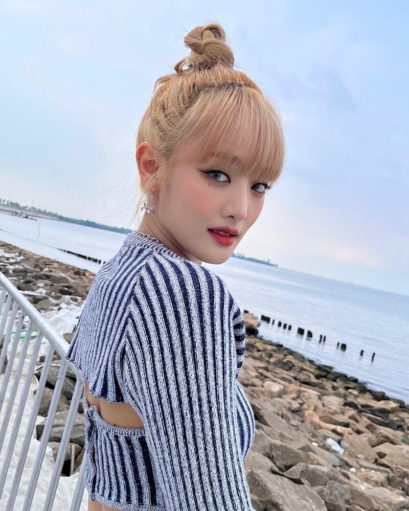  여자아이들 민니 크롭티 인스타그램 사진 221205