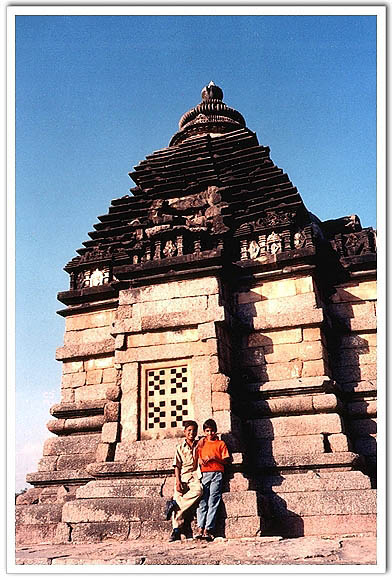 카주라호-Ghantai Temple