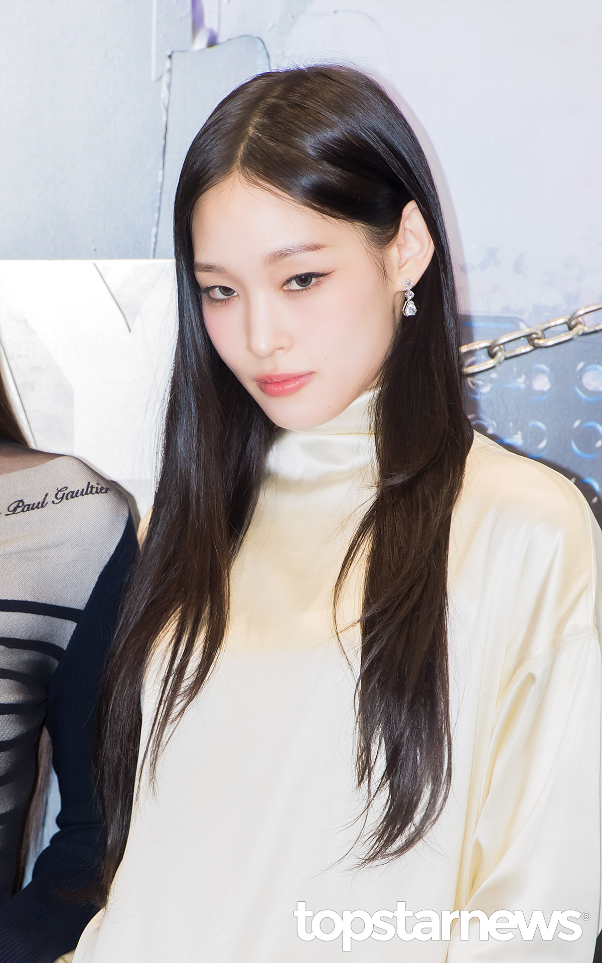 실시간 첫 공개 석상에서 기사사진 뜨고 있는 올데이프로젝트 멤버들.jpg | 인스티즈