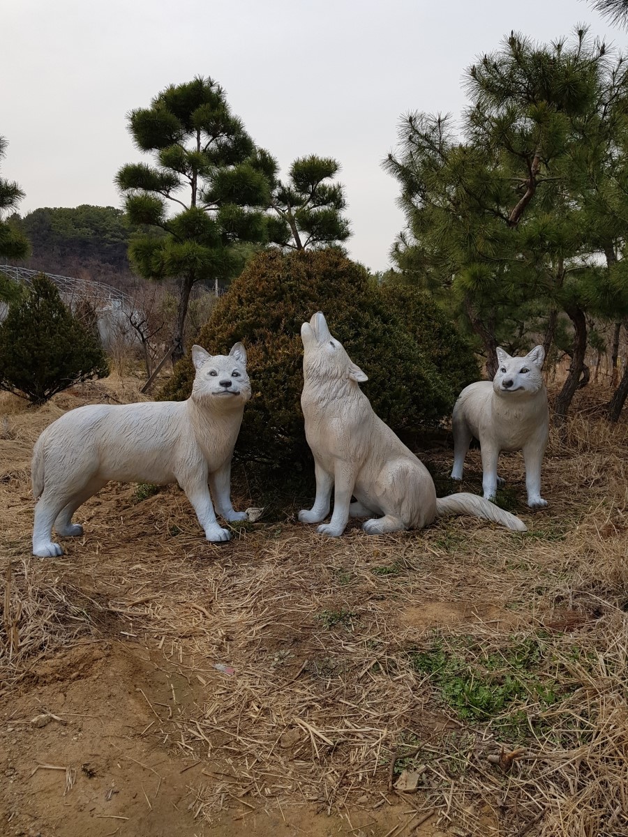  동물 조형물 늑대 가족조형물 제작