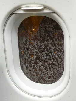 비행기 창문 둥근 이유