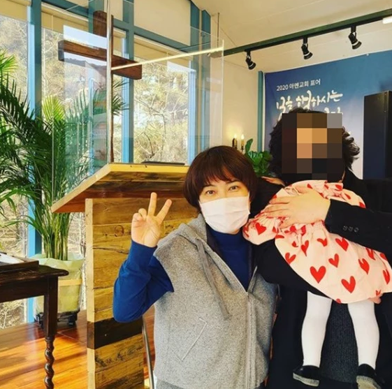  조혜련 2.5단계 교회 예배 인증 논란