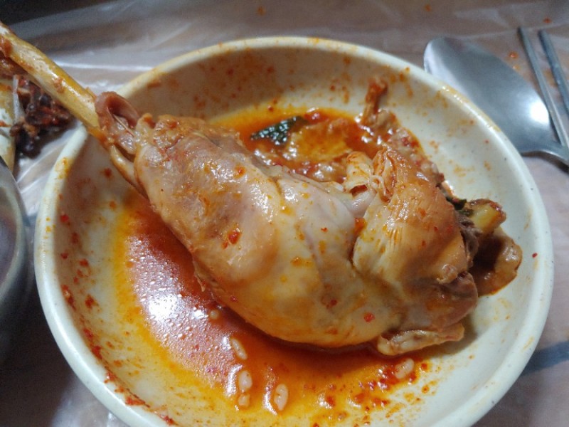 큼지막한 닭다리