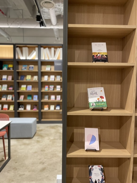 북카페 우리동네소금빵*종로서적 콜라보! 인천 앨리웨이 종로book&bakery 17