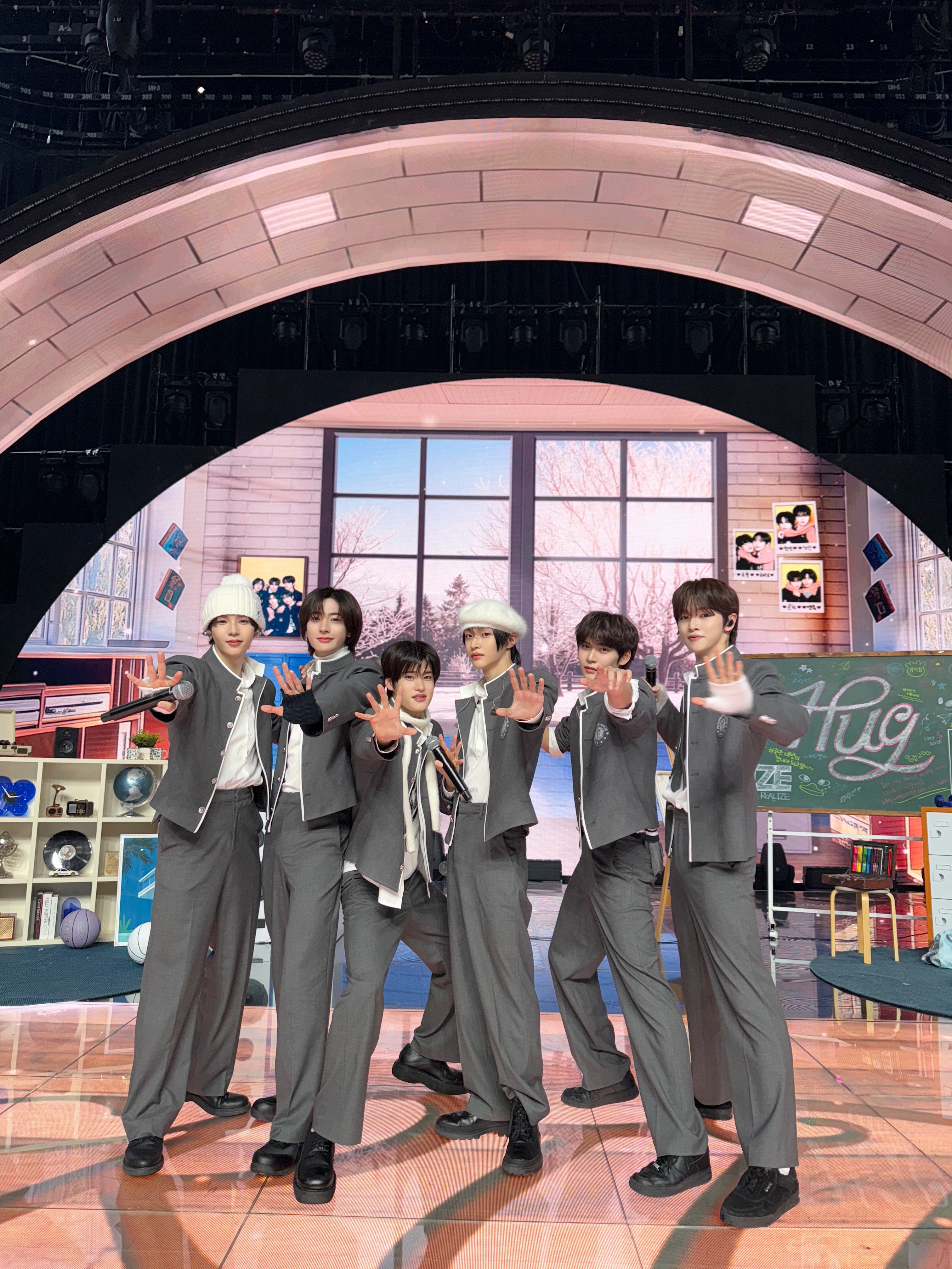 20250117엠카허그트위터공계가족사진