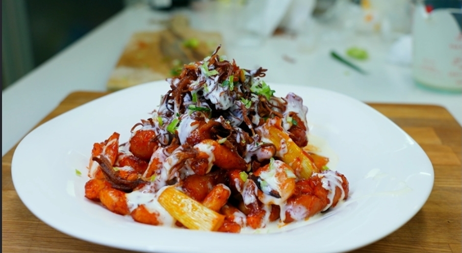  편스토랑 허니마요떡볶이 류수영 레시피 이경규 레이디스앤젠틀맨미나리쌈장떡볶이 백순대볶음묵사발 한국인소울푸드 만드는법 96회0910