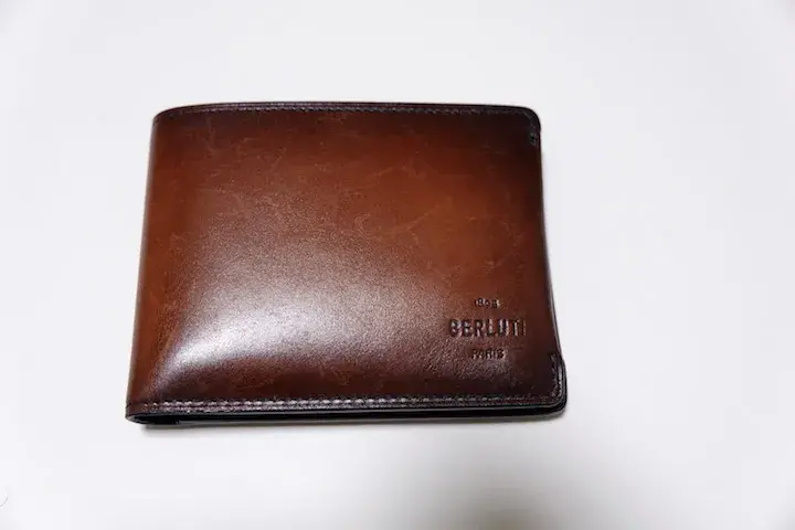 벨루티 지갑

