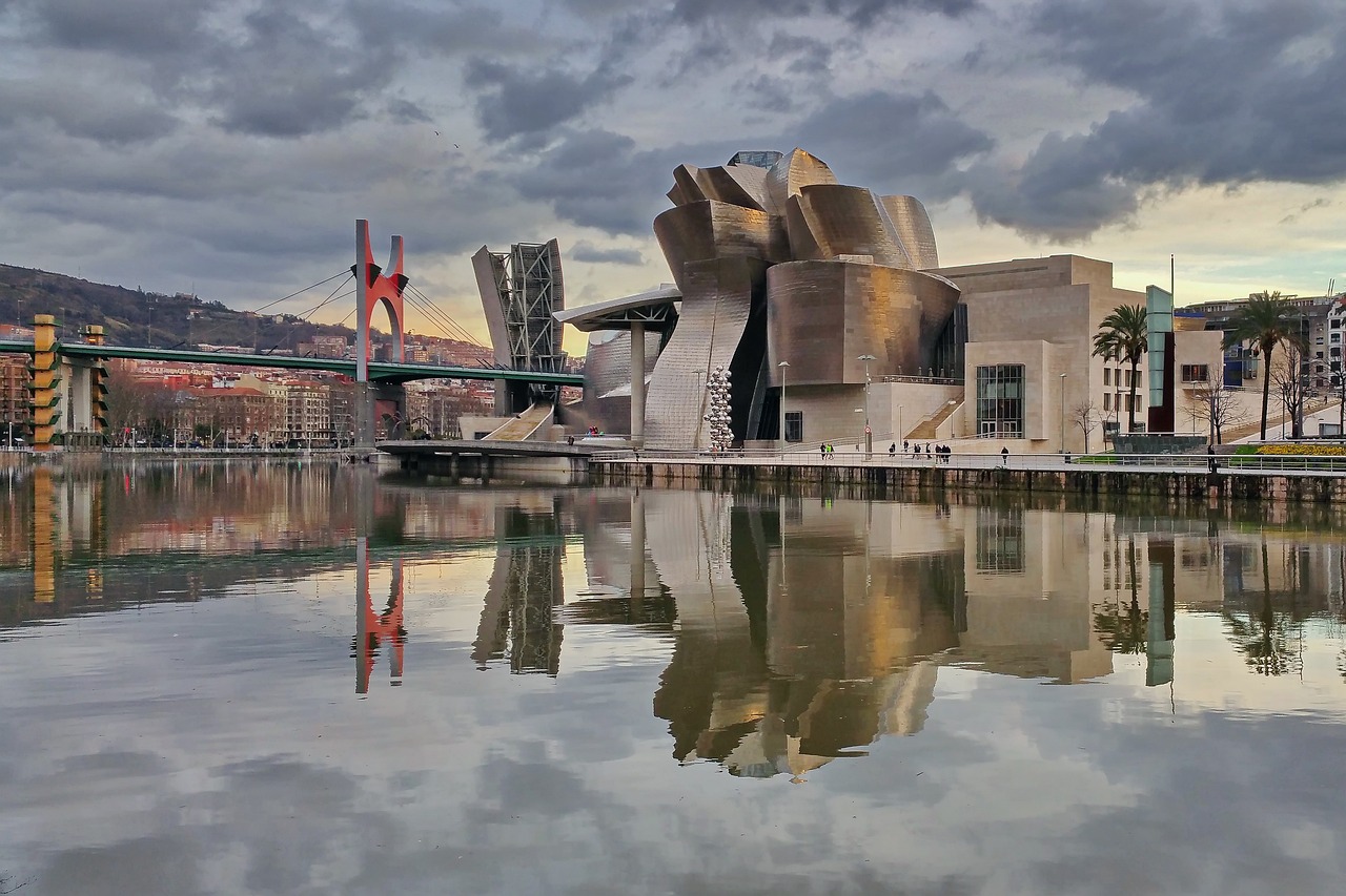 Guggenheim Museum: 뉴욕의 현대 예술의 상징