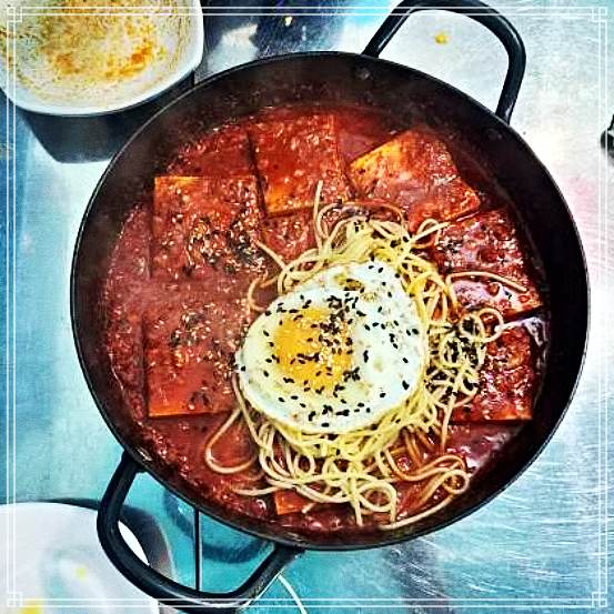  230회 이만기, 동네 한 바퀴 대기업 부장 중부시장 계단 밑 식당 와인, 막걸리, 페코리노 치즈 감자 맛집 힙지로, 을지로 칼라만시볶음밥, 잇고추, 술부대 가격 위치 어디
