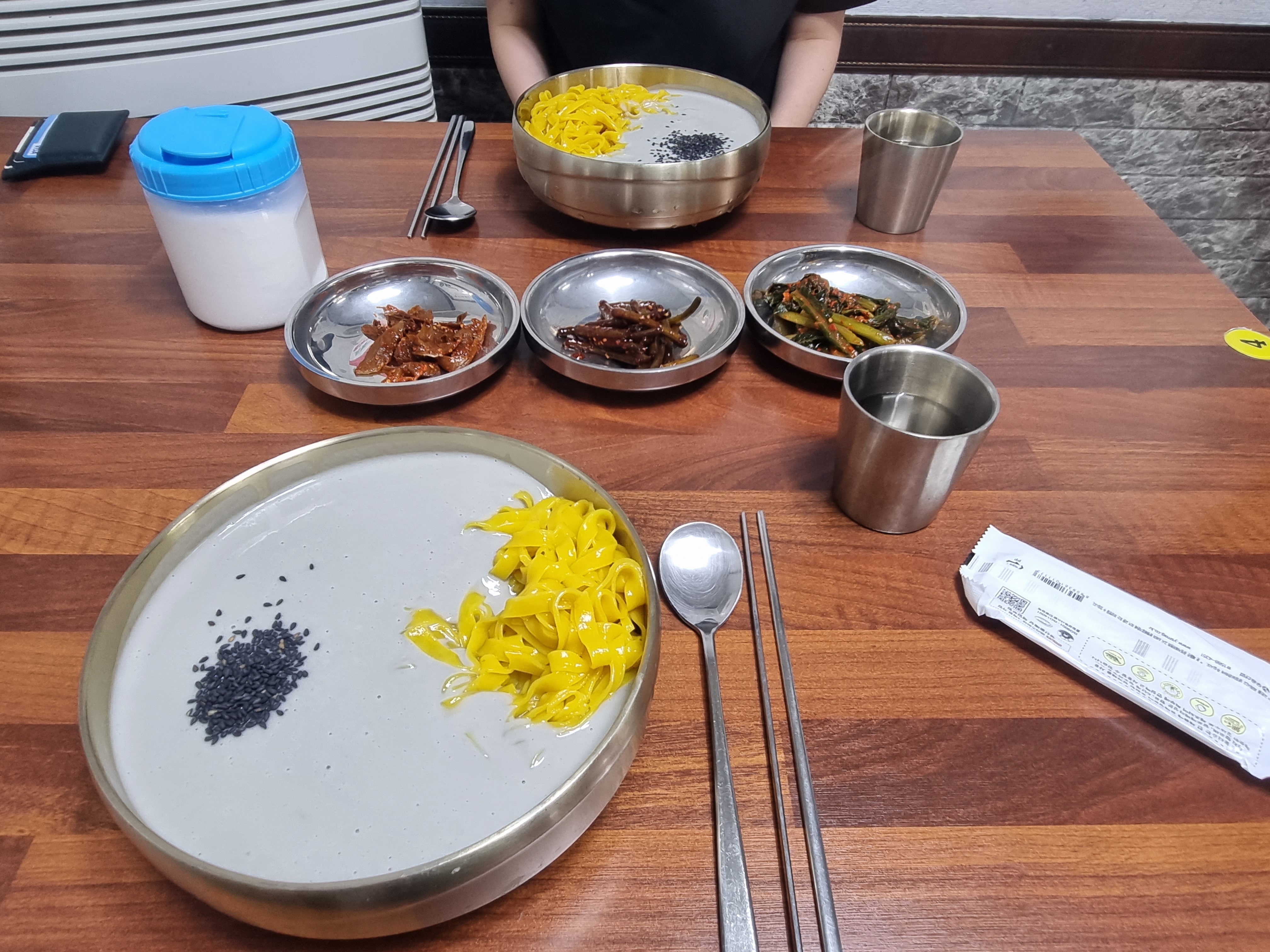 알콩달콩_콩물국수_반찬