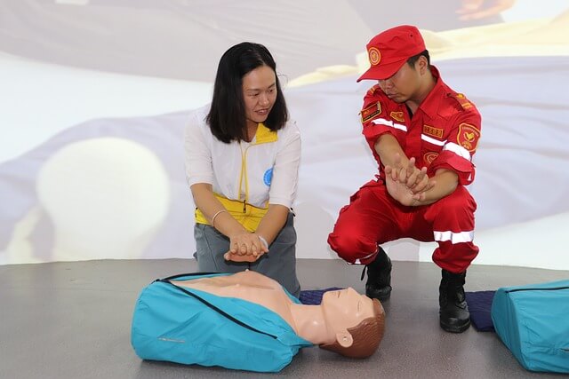 뇌경색 전조증상 대처방법 심폐소생술(CPR)절차