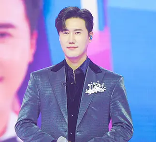 신성 나이 키 결혼 고향 가족 팬카페 인스타 프로필 - 2.신성 소개 신성 나이 키 결혼 고향 가족 팬카페 인스타 프로필 - 2.신성 소개