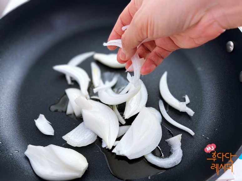 김치볶음 볶음김치 만드는법 묵은지들기름볶음 참치 3