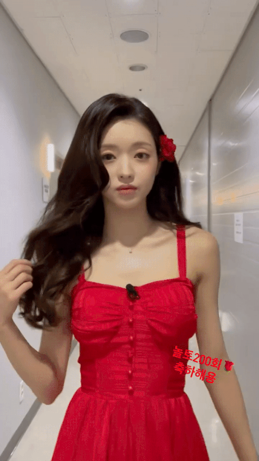  놀토 오마이걸 유아 레드 드레스