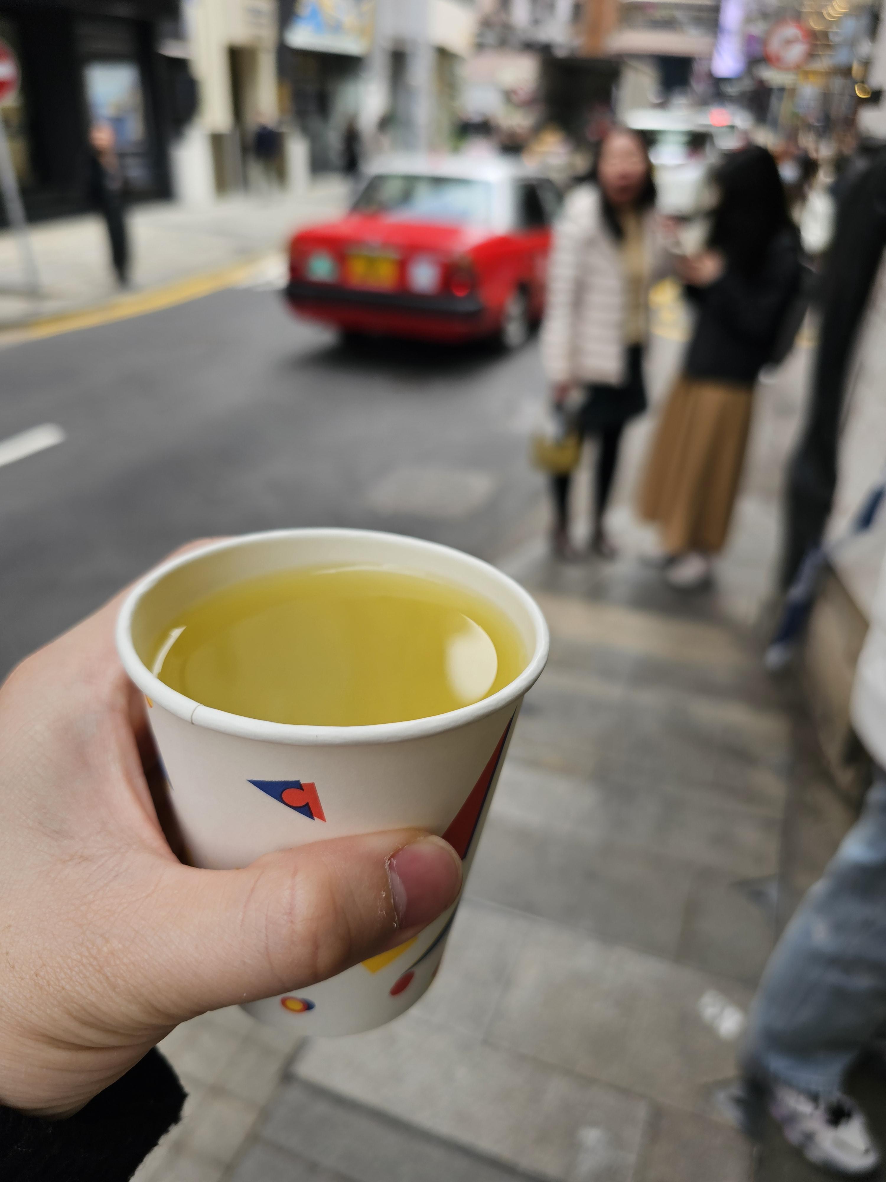 公利真料竹蔗水 (Kung Lee Sugar Cane Drink)