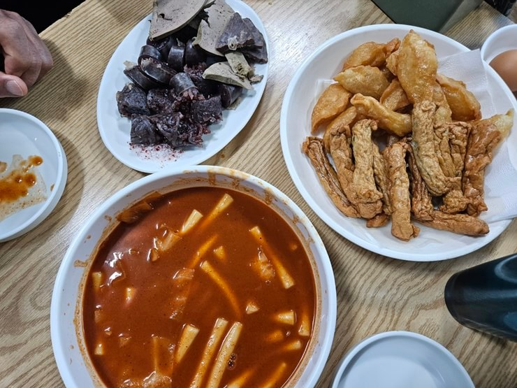 윤옥연할매떡볶이 천! 천! 천!