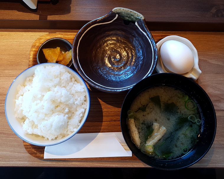 오사카 난바 Popular Sukiyaki Hokuto(大衆すき焼き 北斗) 스키야끼 특상정식