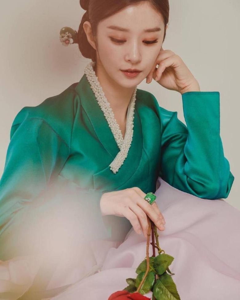  한복입은 이주빈.jpgif
