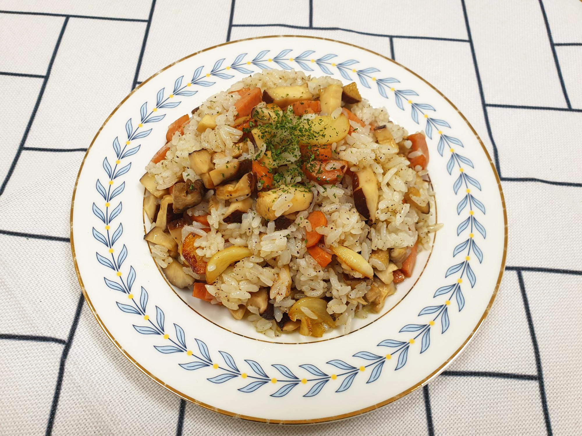  표고버섯 요리 담백한 마늘 버섯 볶음밥 맛있게 만드는법
