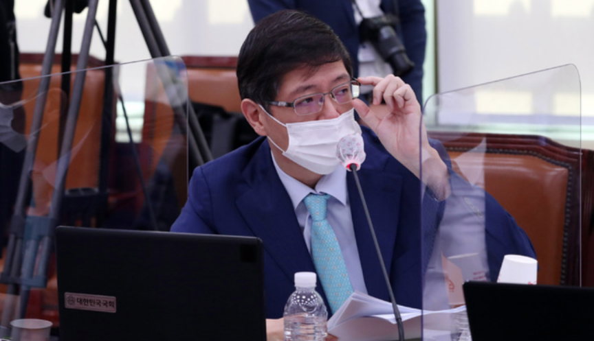  김홍걸 재산축소신고 불구속 기소