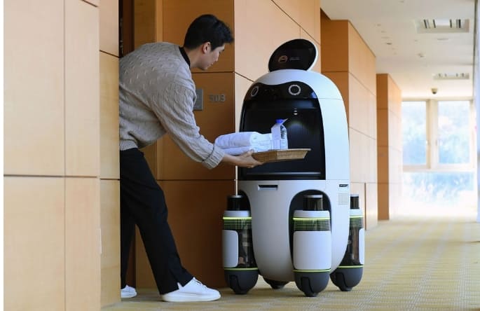 현대차&#44; 자율형 룸서비스 로봇 공개 VIDEO:Hyundai unveils an autonomous room service robot