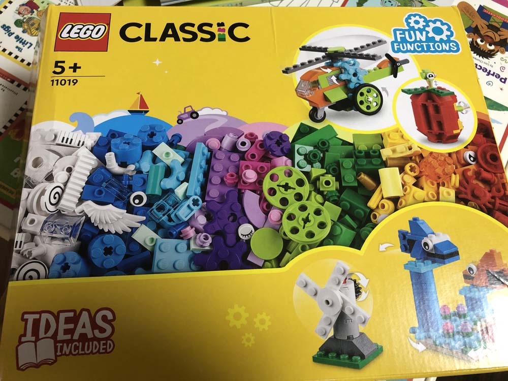 레고-클래식-브릭과-도구들