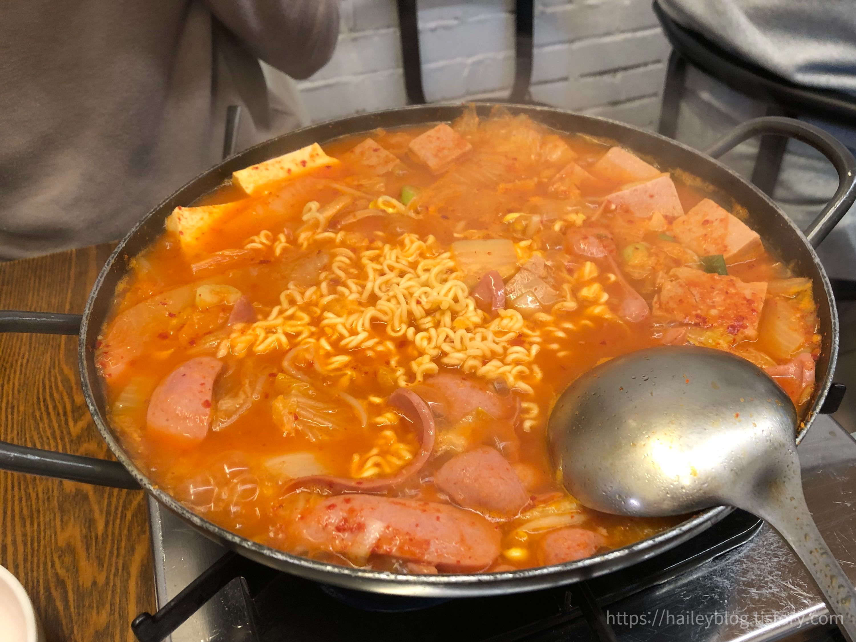 다 끓은 부대찌개