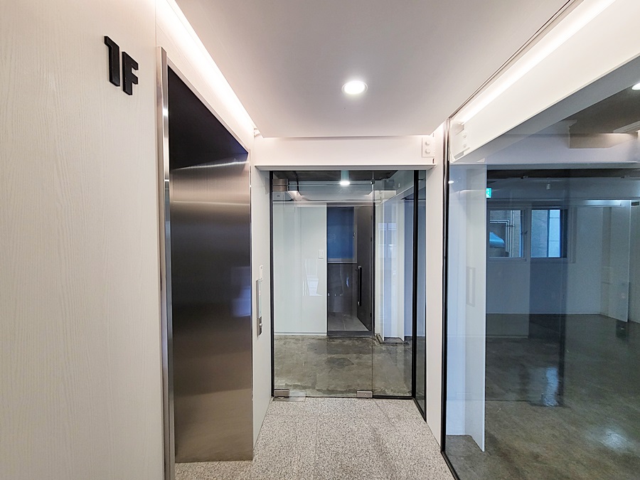 신축 첫 입주 역삼동 사옥 통임대 [강남사무실 임대] 9호선 언주역 146평 11