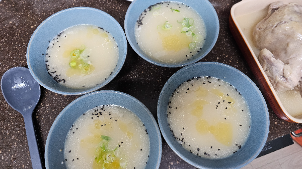 누룽지는 따로 덜어 먹어도 맛있어요