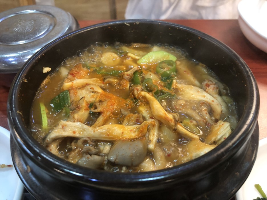  통일동산 두부마을 - 된장찌개 맛있어. 청국장 맛있어. 맛은 있어..