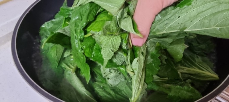 7월제철반찬 깻잎순나물볶음 5