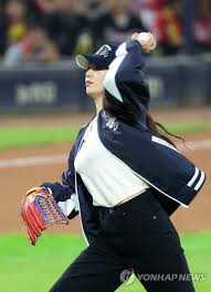 박신혜 한국시리즈 시구 영상