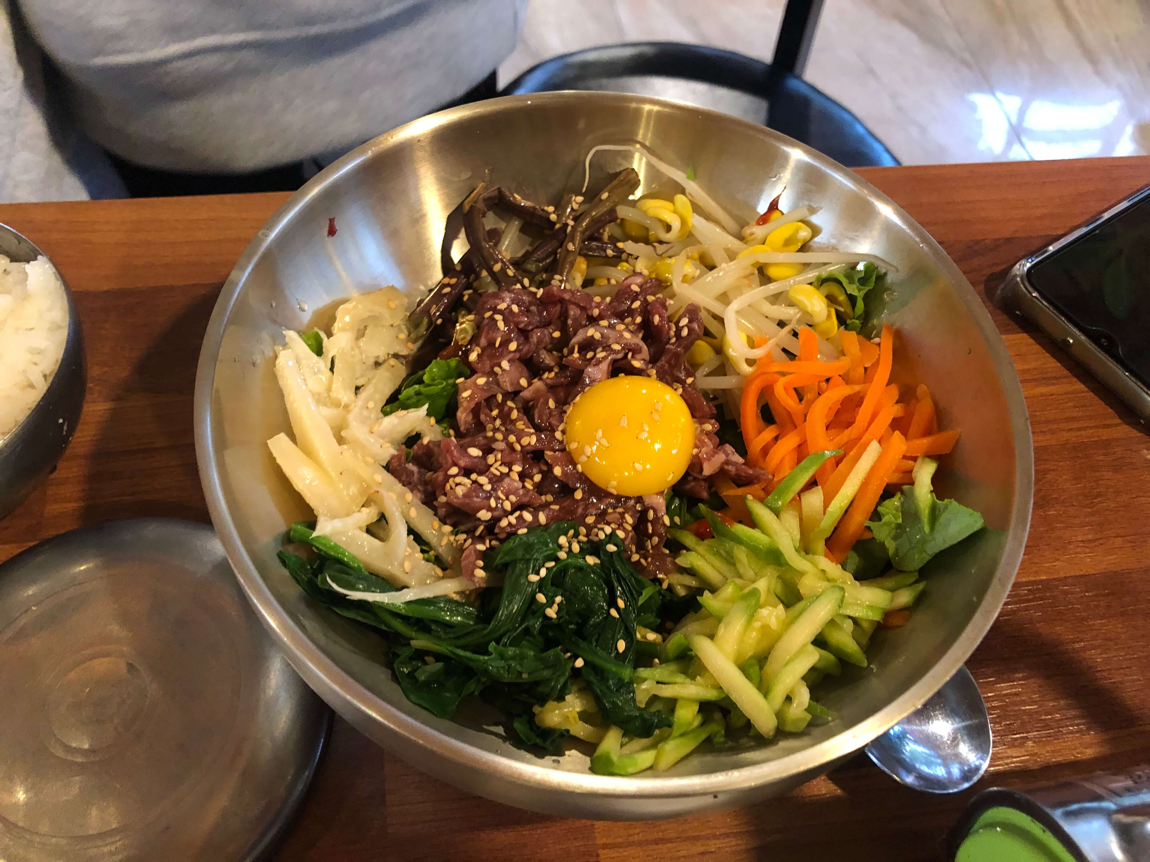 민수랜드-전주만월 육회비빔밥