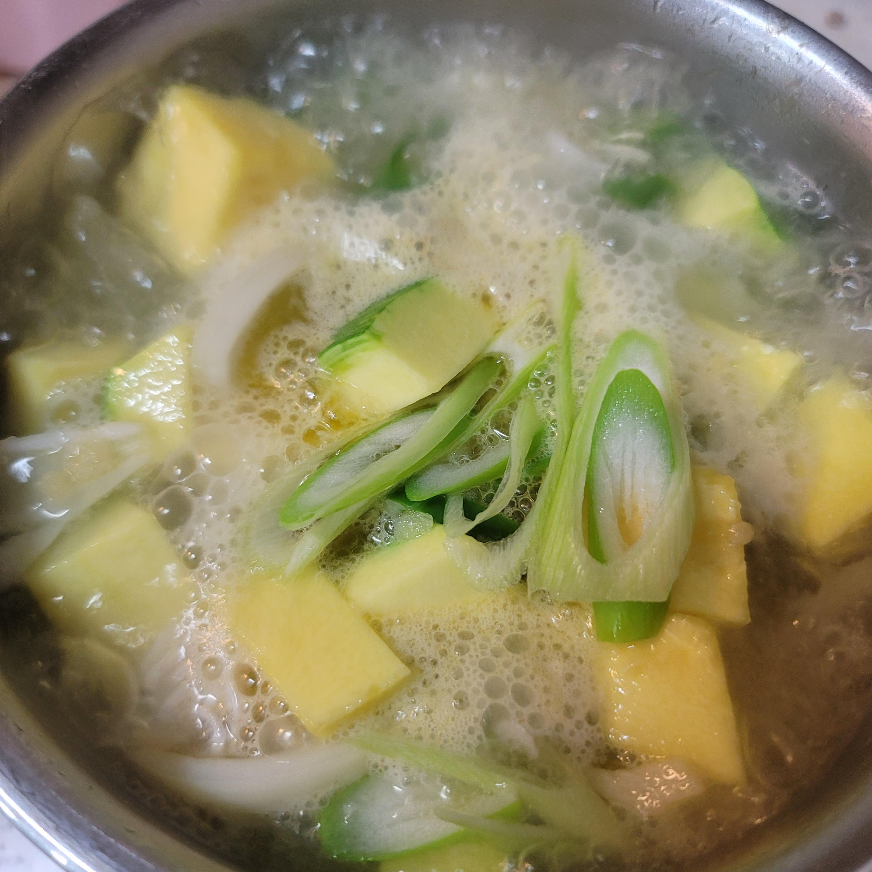  오늘 저녁 뭐먹지? 새우젓 호박찌개
