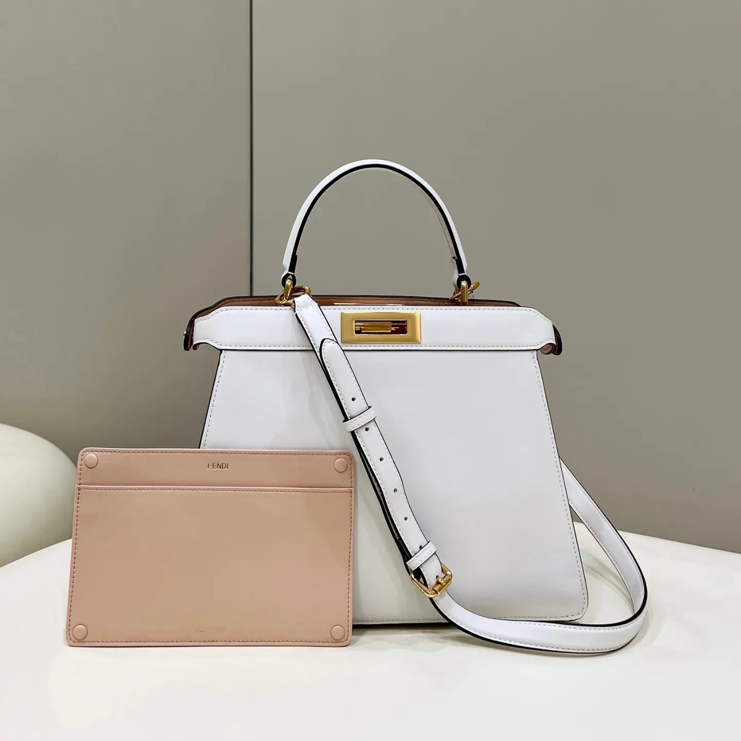  FENDI 펜디 피카부 ISEEU 버킷백 스몰백 안유진가방 아이브가방 #명품새삥