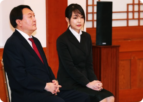  김건희, 애교머리 자르고 등판 채비 : 윤 전 총장 후보 확정 땐 나설 것
